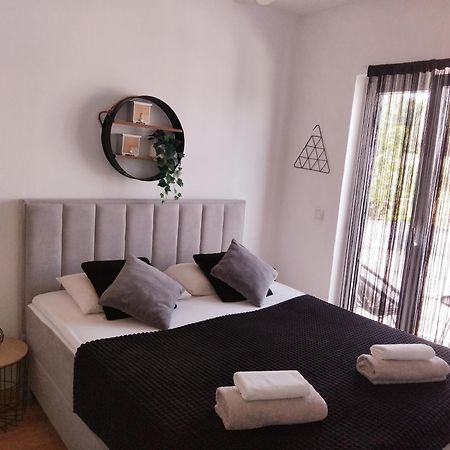 Apartament Studio Apartman Marly Pula Zewnętrze zdjęcie