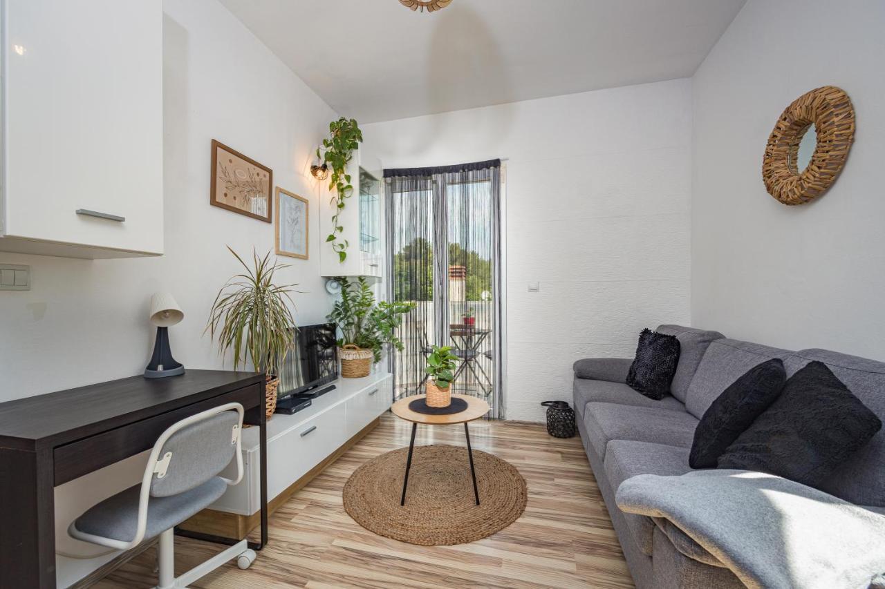 Apartament Studio Apartman Marly Pula Zewnętrze zdjęcie